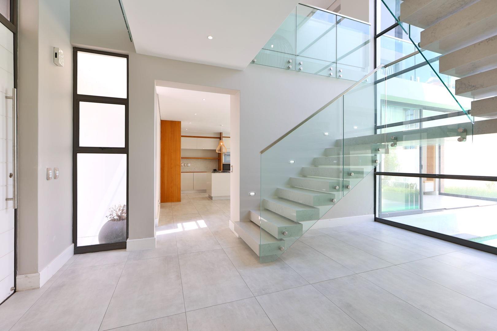 5 Bedroom House for sale in Sandown 8 Adolf Street P24113912086