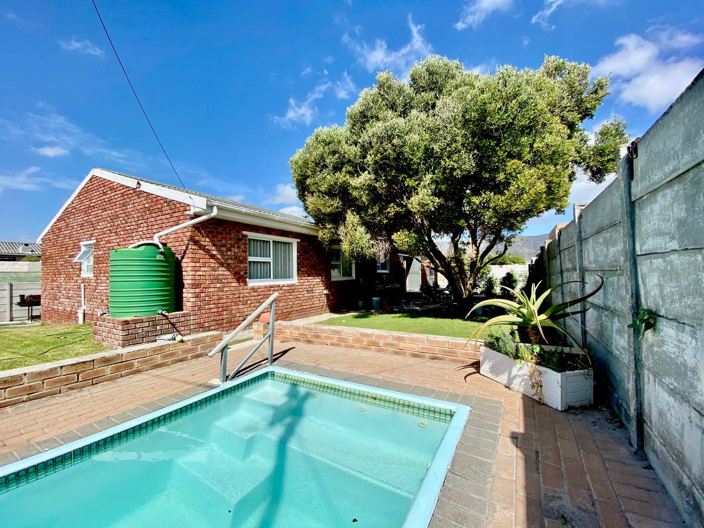 3 Bedroom House for sale in De Kelders 32 Stirling Street P24113912277