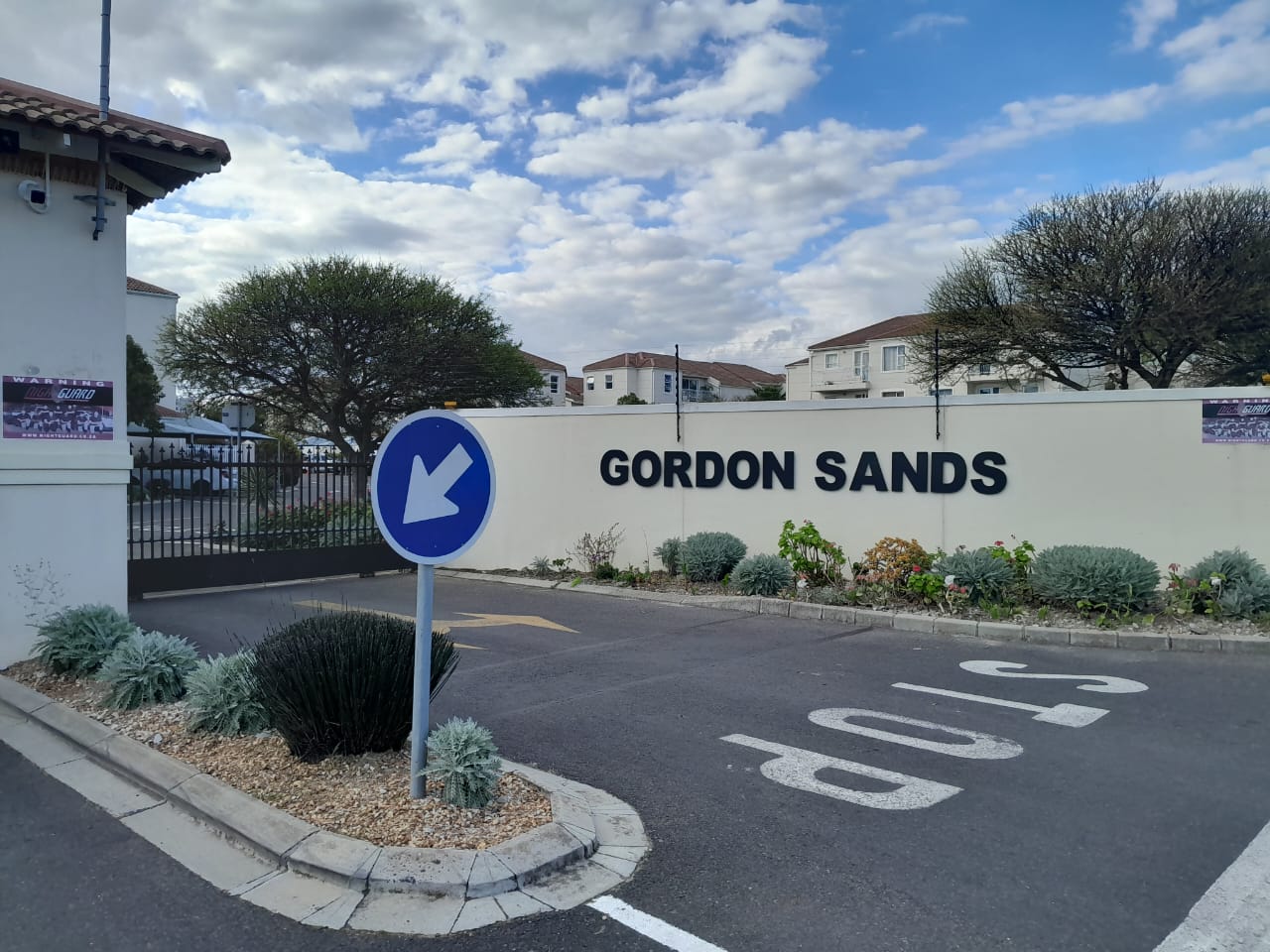 2 Bedroom Apartment / flat for sale in Whispering Pines P24113914186