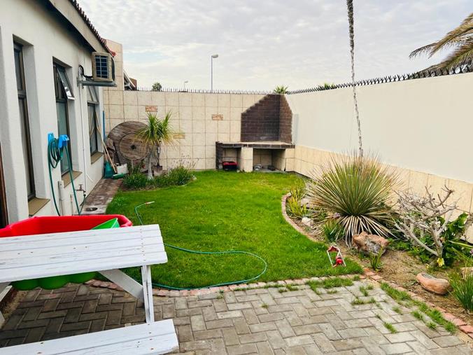3 Bedroom Townhouse for Sale in Walvis Bay Central