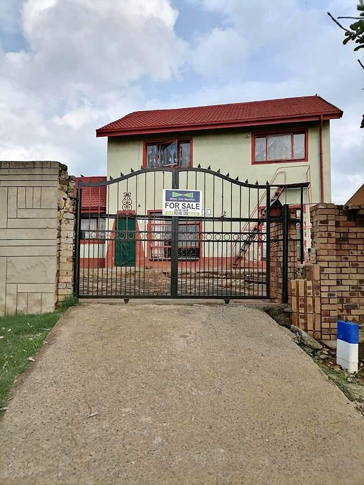 5 Bedroom House for sale in Eldorado Park P24113915675