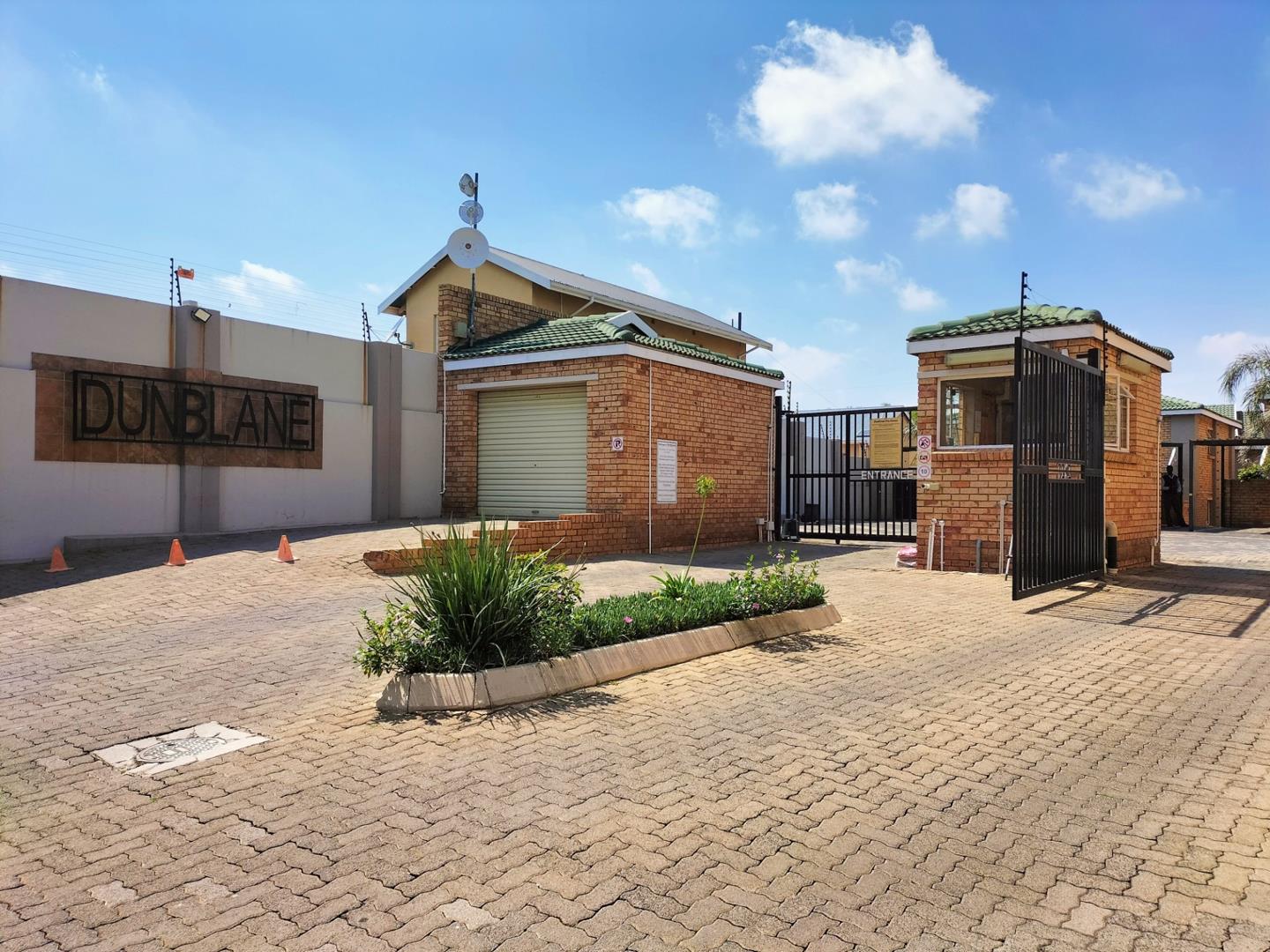 2 Bedroom Townhouse for sale in Primrose Hill P24113915804