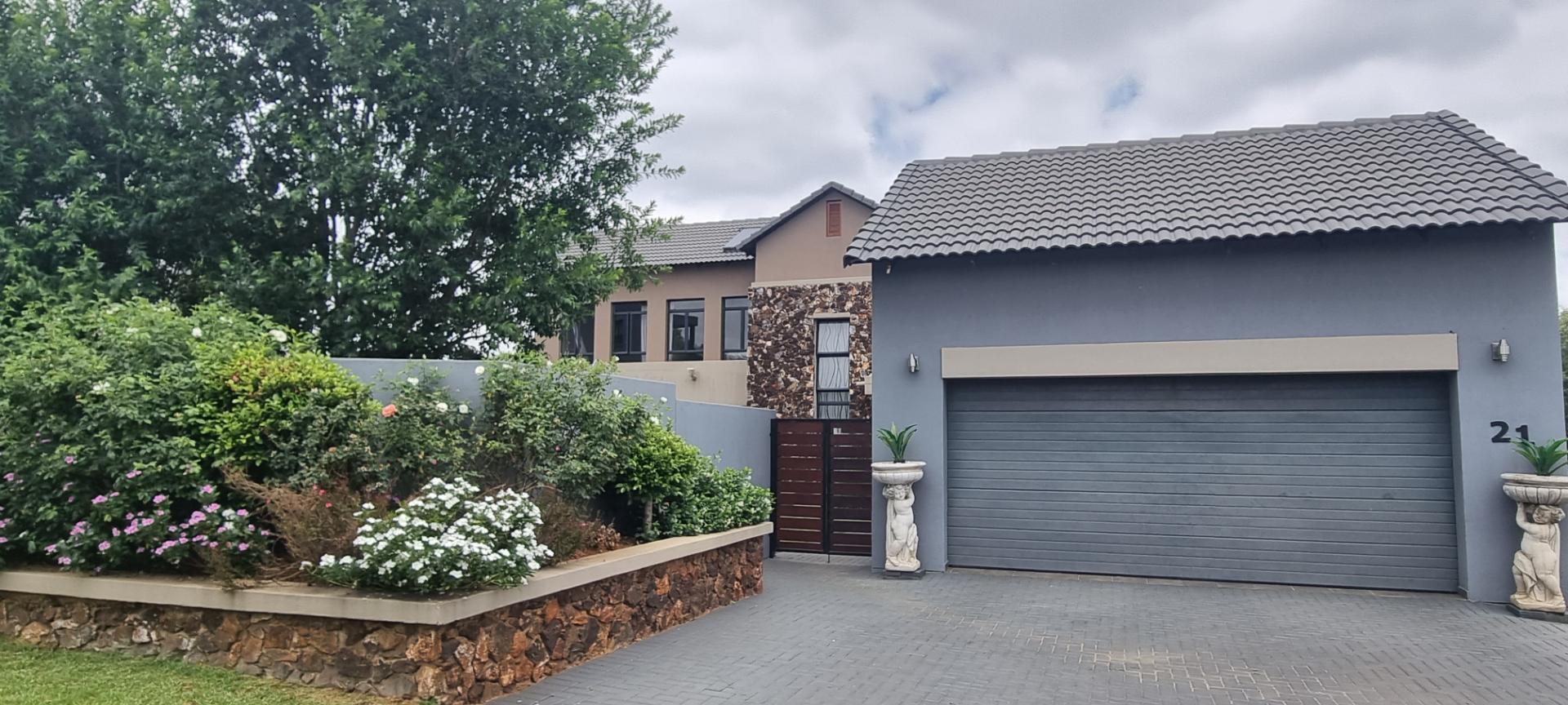 4 Bedroom House for sale in Midstream Ridge Estate P24113916006