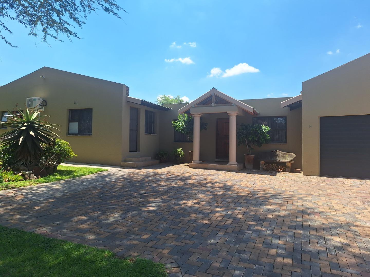 1 Bedroom Apartment / flat to rent in Lynnwood Manor 64 Kremetart St