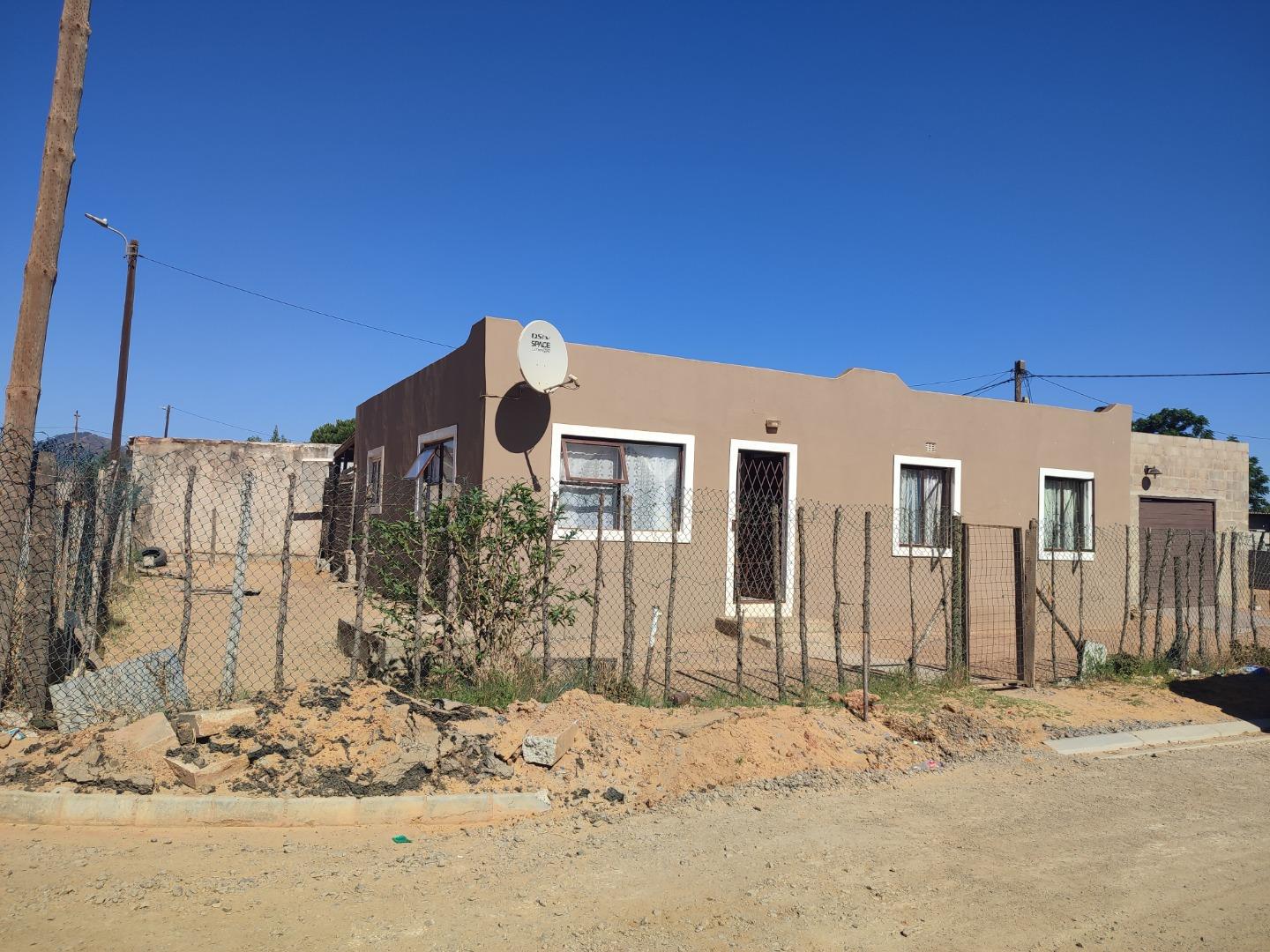 3 Bedroom House for sale in Chatsworth P24113917033