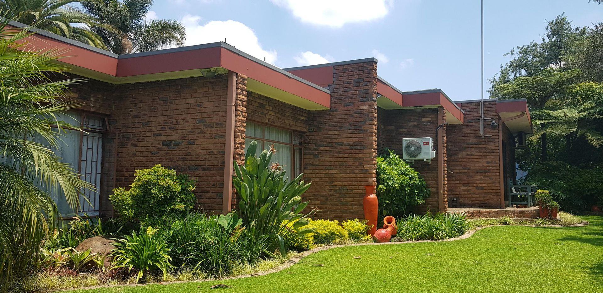 4 Bedroom House for sale in Die Heuwel P24111971984