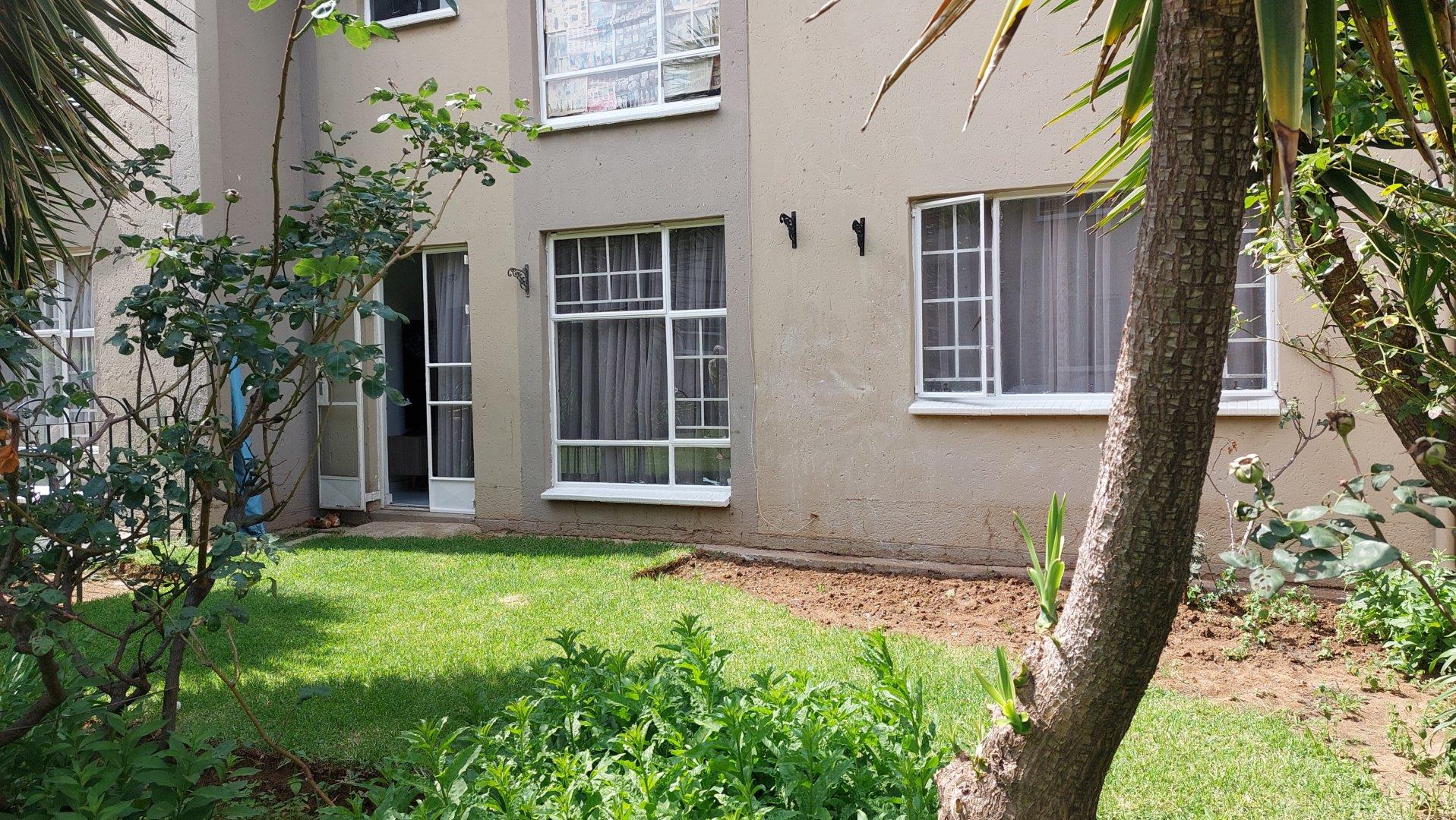 2 Bedroom Apartment / flat for sale in Ravenswood P24112917246