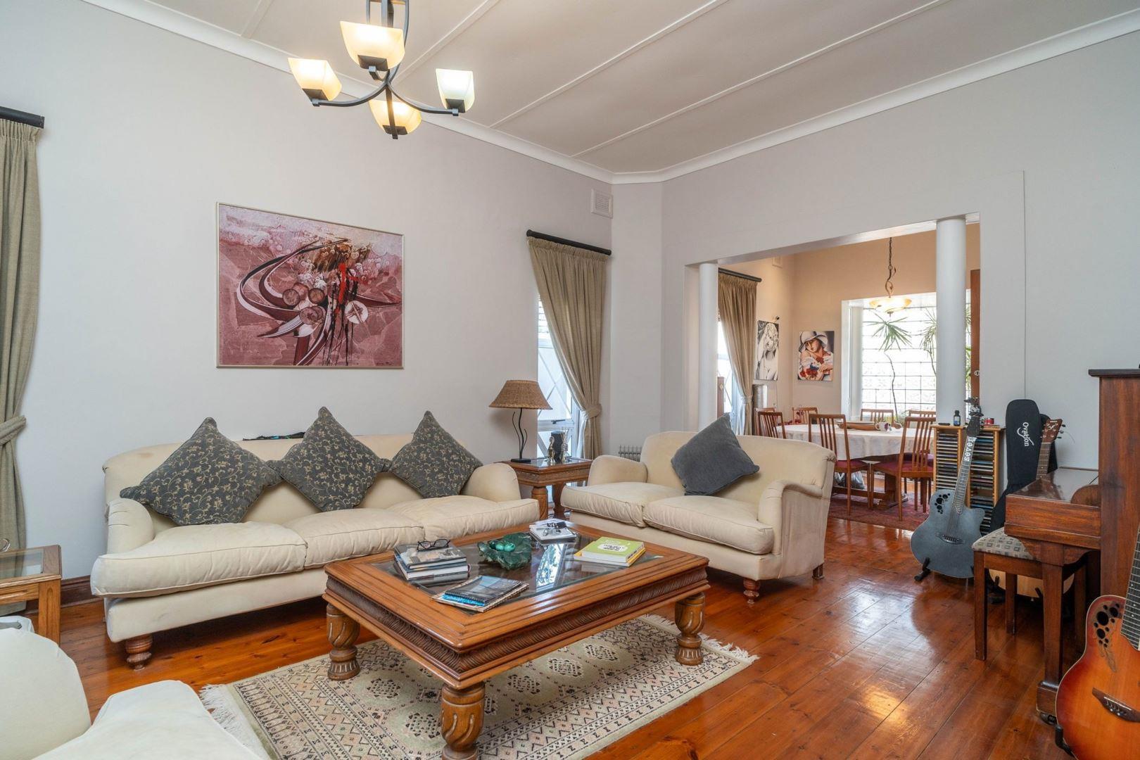 4 Bedroom House for sale in Essenwood 3 11th Avenue P24113917839