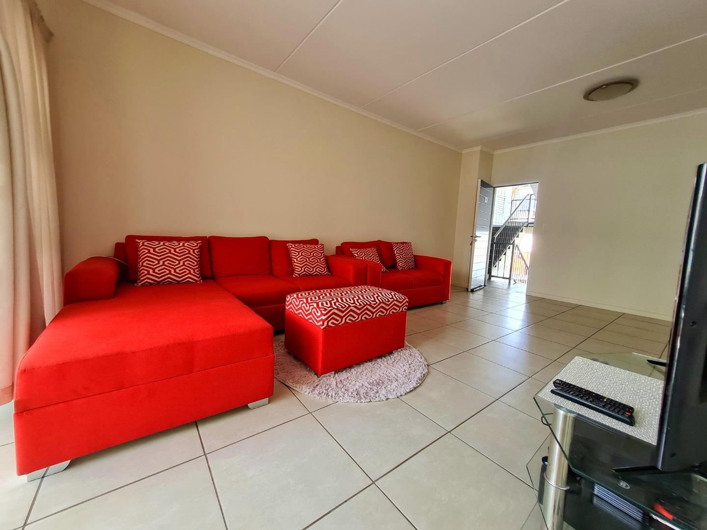 3 Bedroom Apartment / flat to rent in Olivedale P24113919377