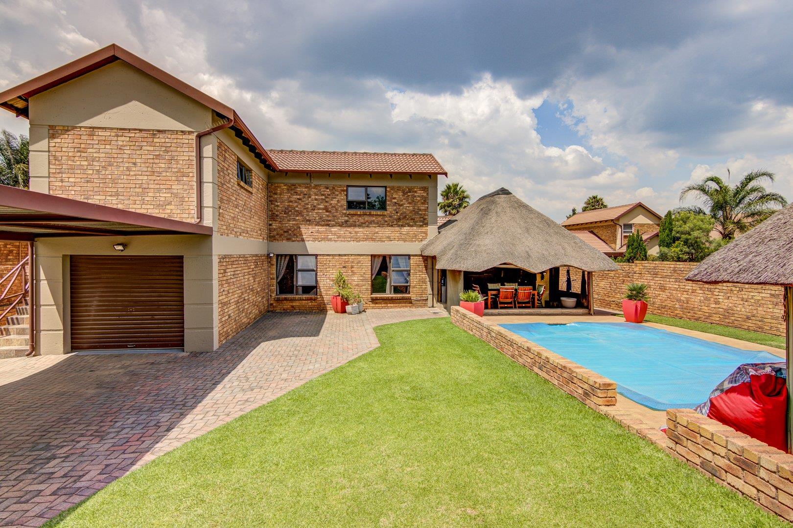 4 Bedroom House for sale in Glen Marais 54 Glen Regal Koppie Street