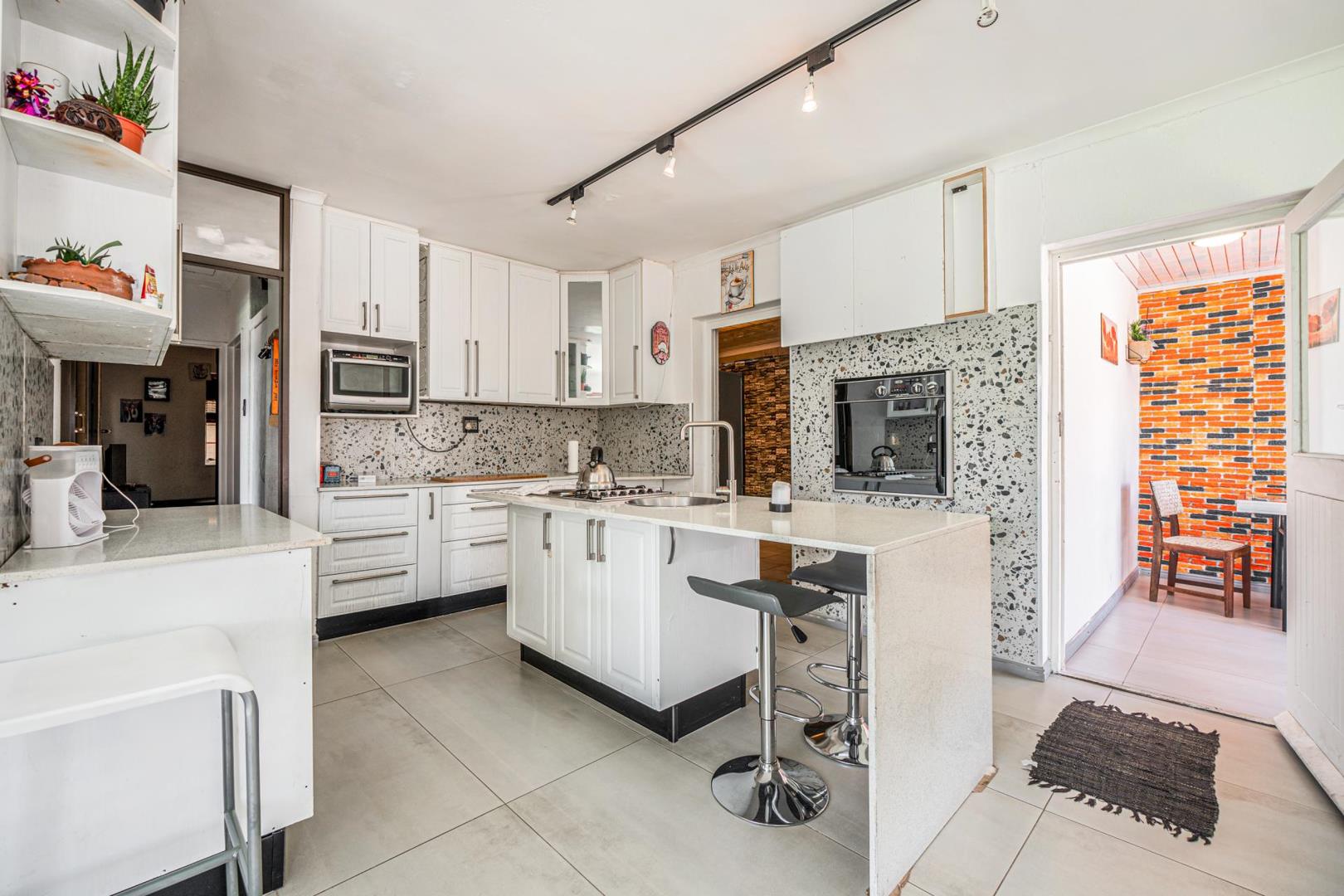 3 Bedroom House for sale in Grassy Park P24113920522