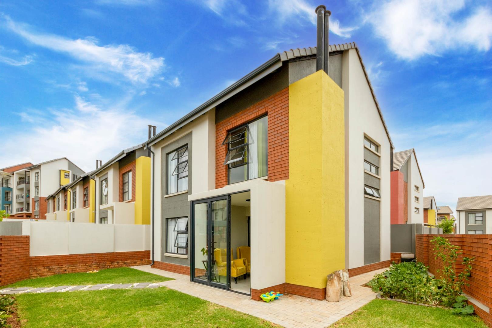 3 Bedroom Townhouse for sale in Amberfield P24113920714