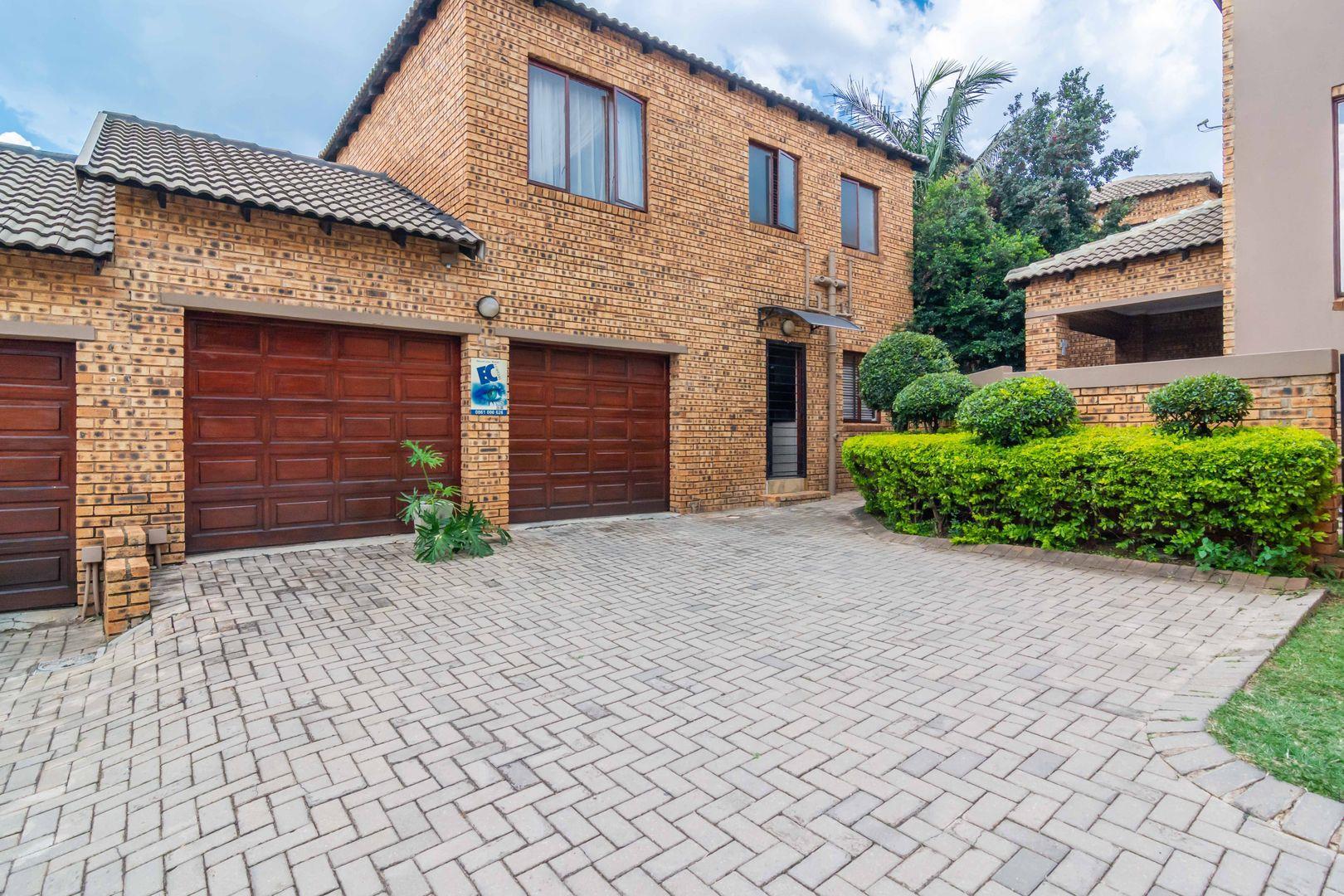 3 Bedroom Townhouse for sale in Willowbrook 28 Ss Chrestos, 722 Van