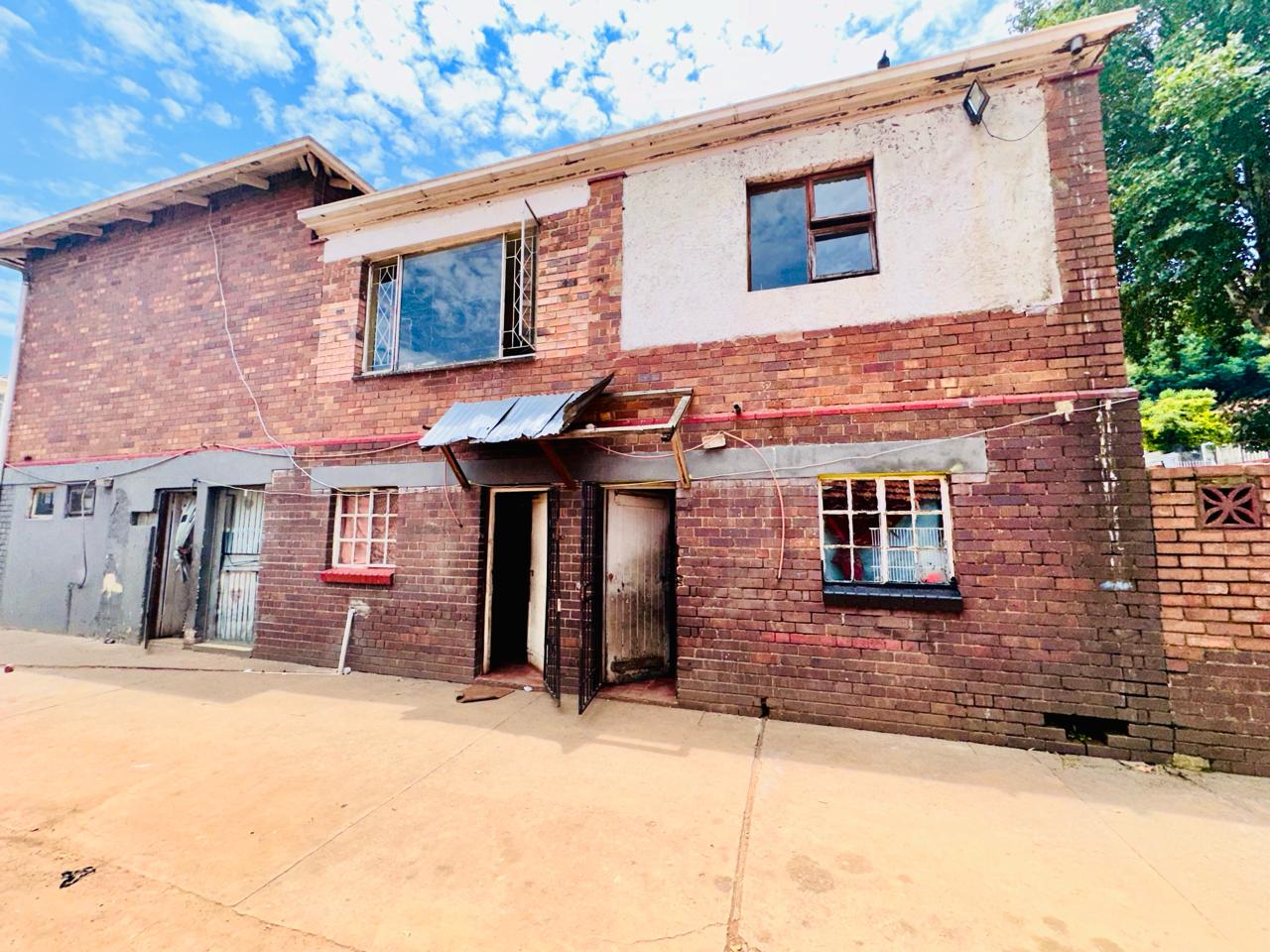 17 Bedroom House for sale in Bezuidenhout Valley P24113921074