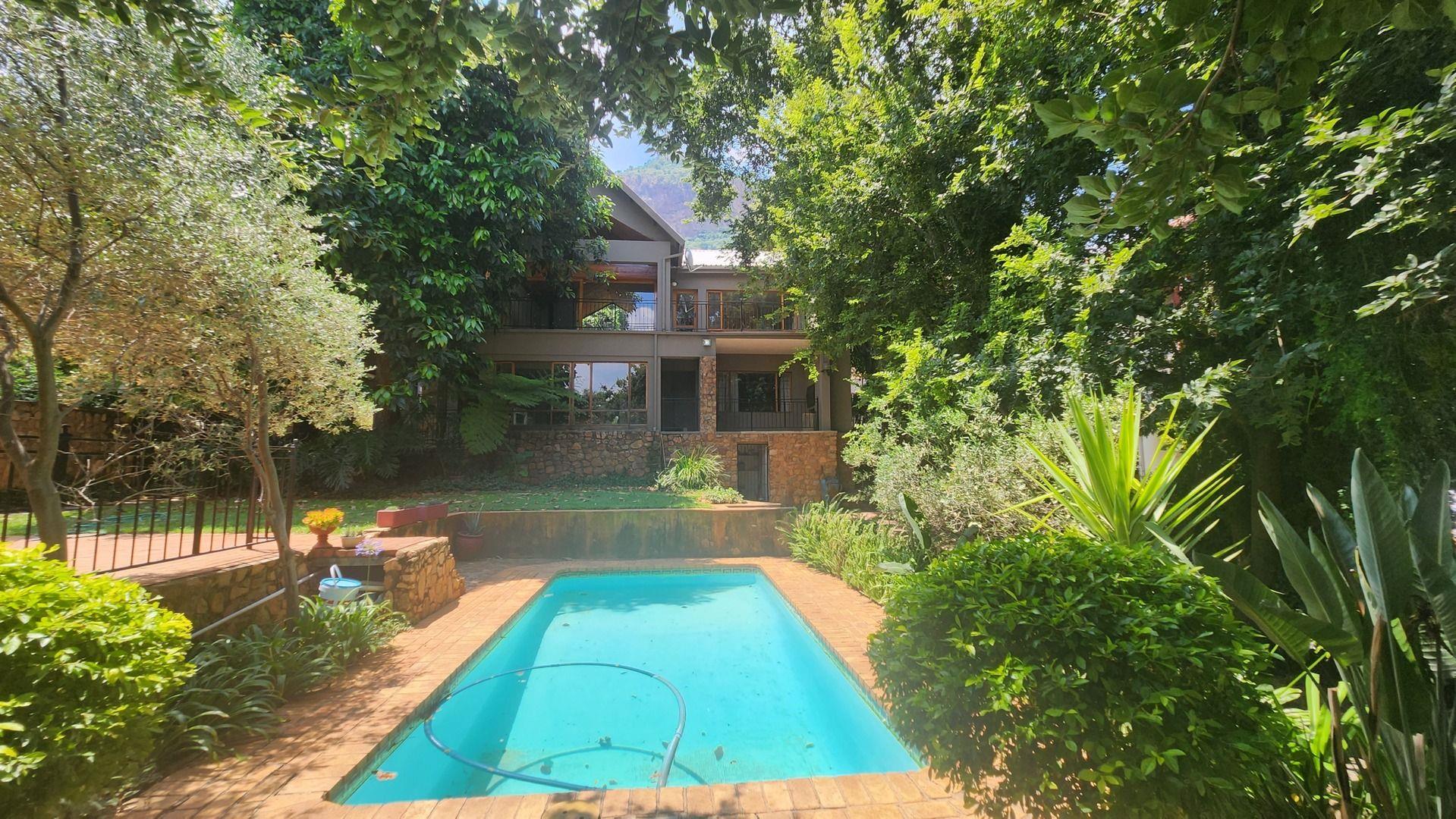 5 Bedroom House for sale in Kosmos P24113921842