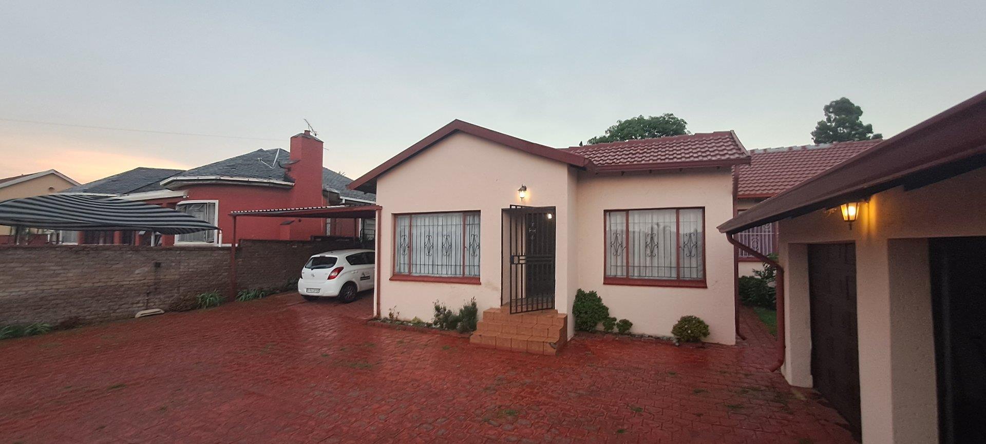 4 Bedroom House for sale in Wentworth Park P24113945979