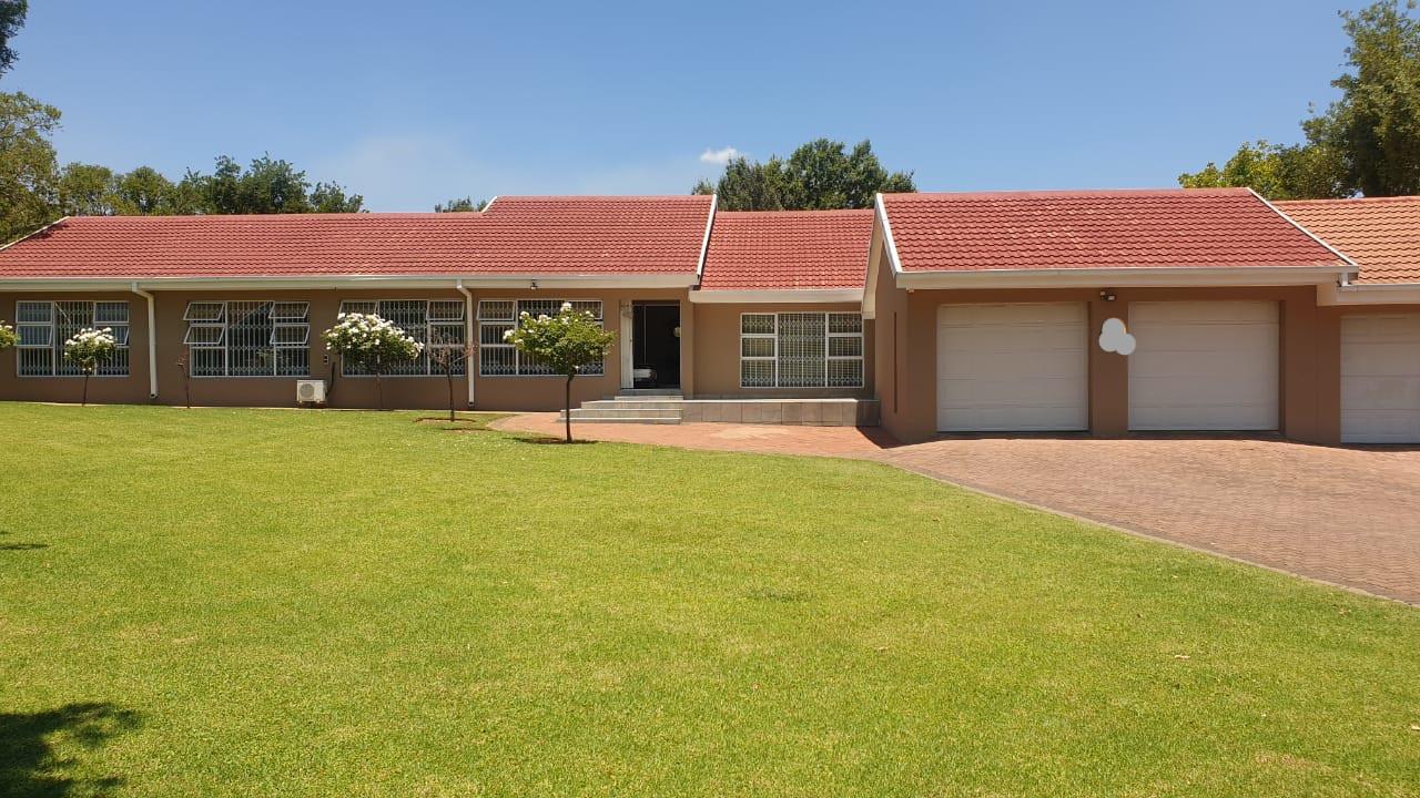 4 Bedroom House for sale in Three Rivers East P24113923862