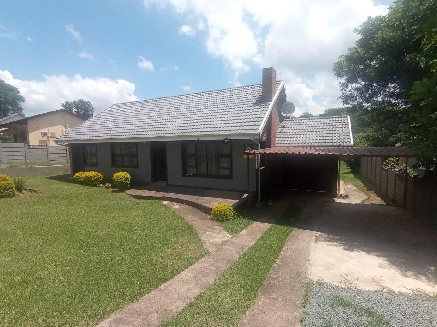 3 Bedroom House for sale in Bisley P24113923908