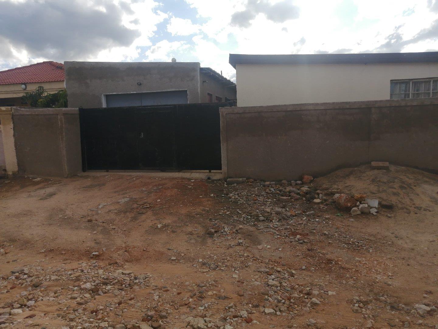 18 Bedroom House for sale in Seshego P24113923916