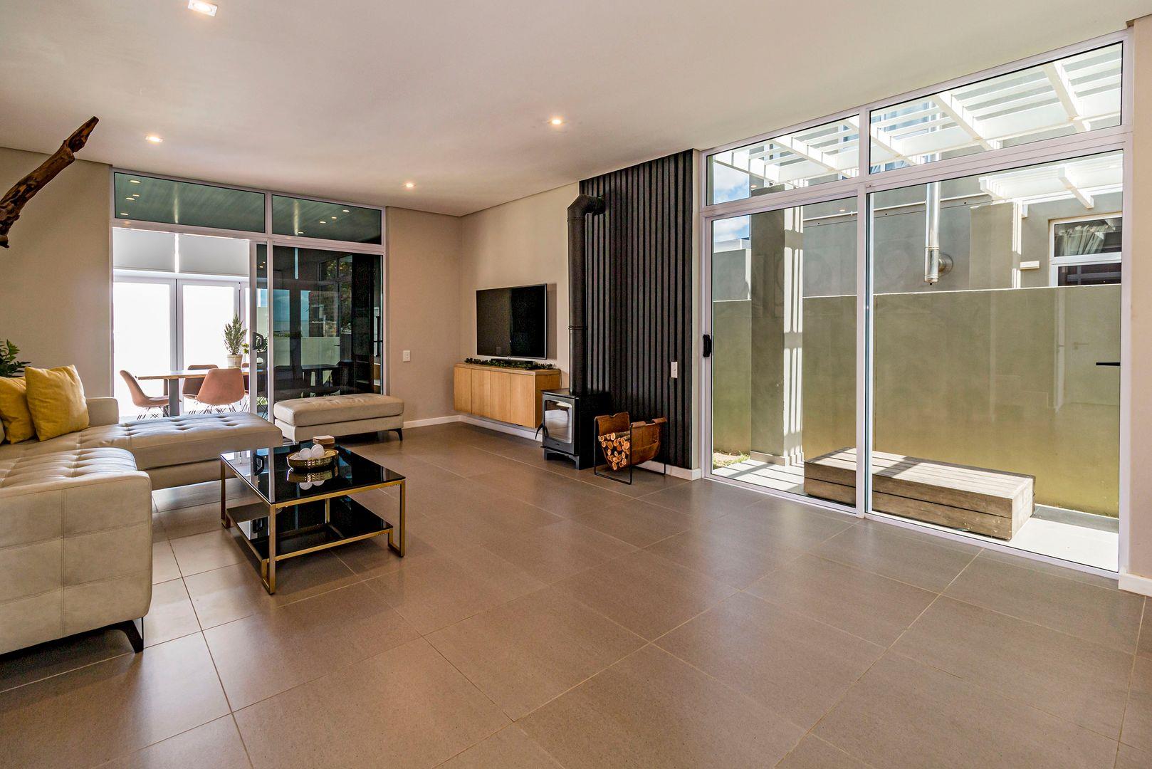 Somerset Lakes Property Property and houses for sale in Somerset