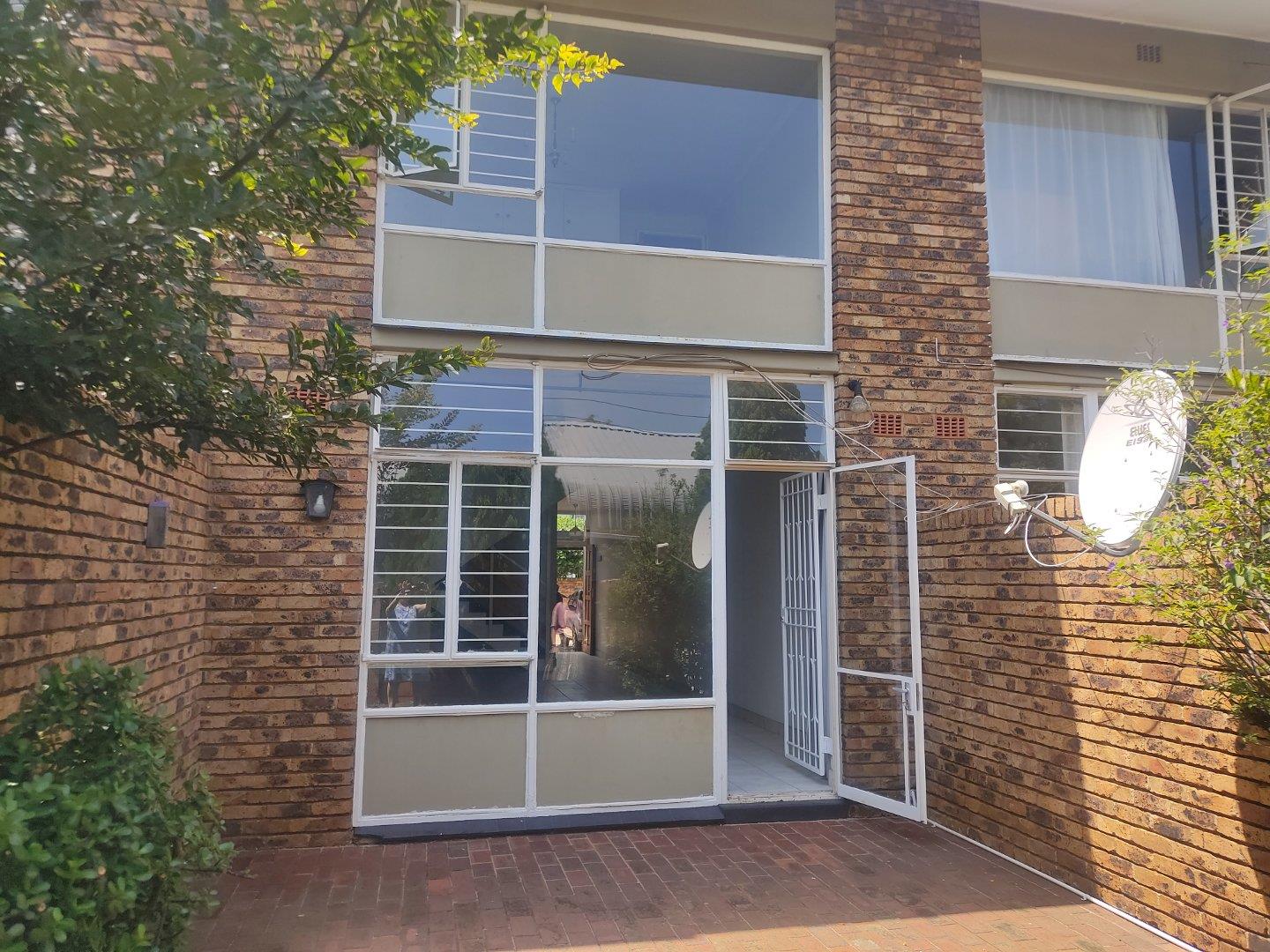 Elma Park Property Property and houses for sale in Elma Park