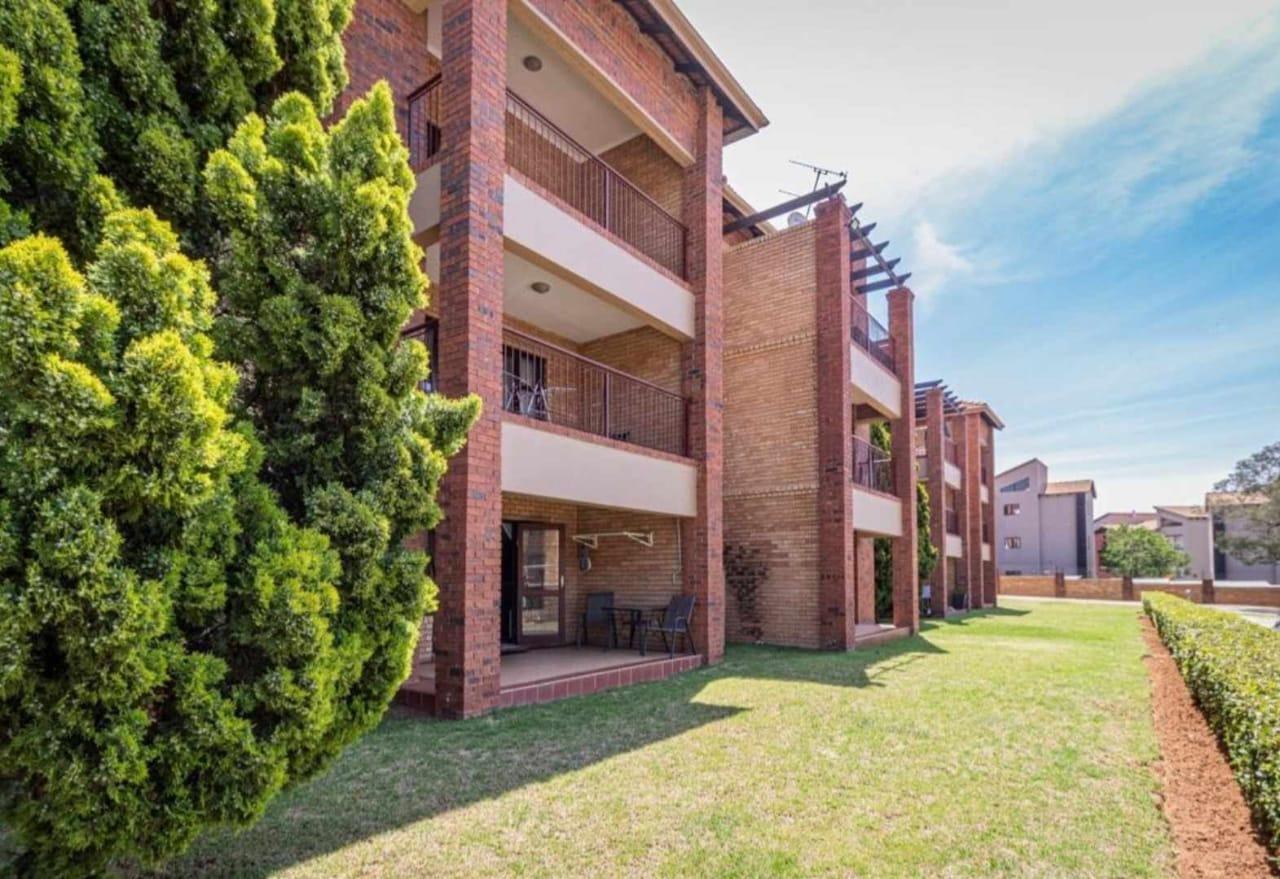 Roodepoort, Johannesburg Property Apartments / flats for sale in