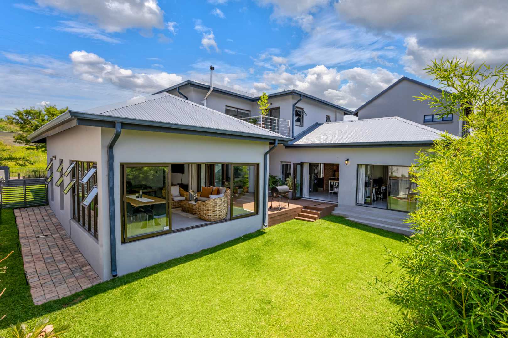 2 Bedroom House for sale in Waterfall Country Village P24113927585