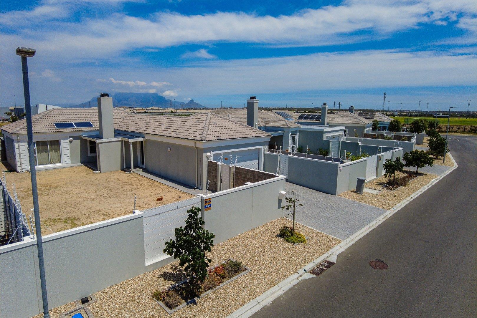 Sunningdale, Blouberg Property Houses for sale in Sunningdale