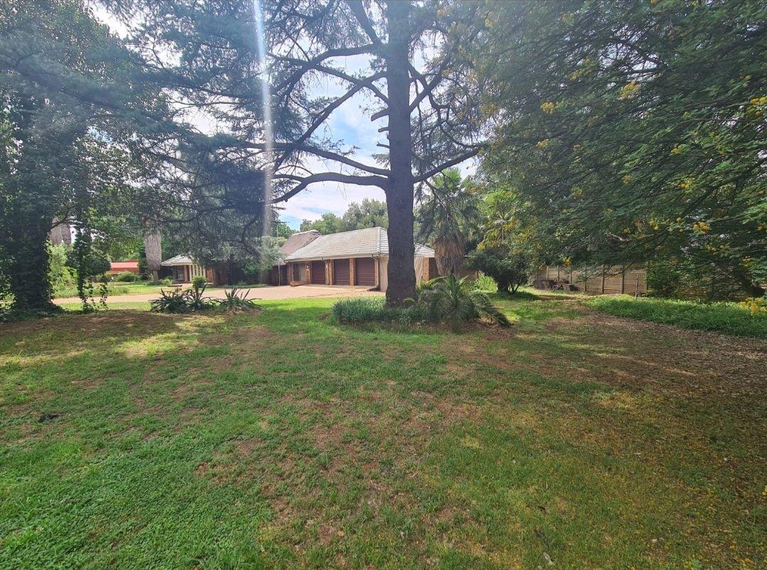 3 Bedroom House for sale in Three Rivers East P24113928611