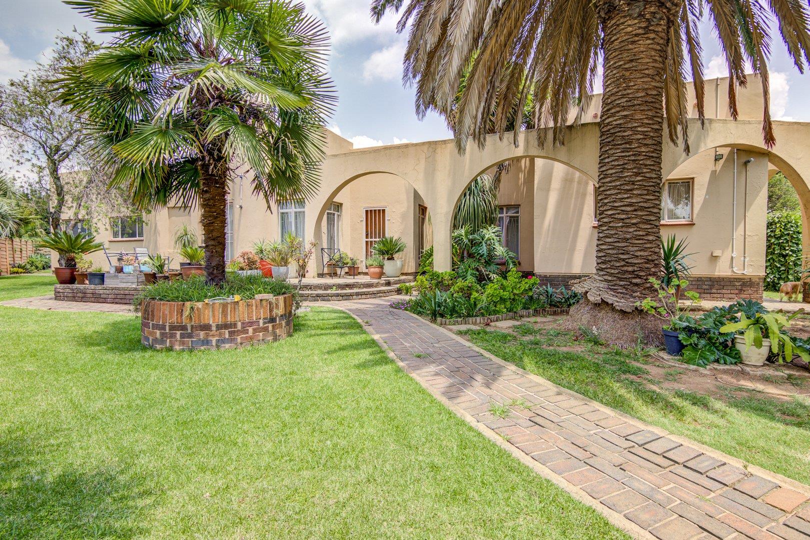 3 Bedroom House for sale in Pomona 29 Fouche Avenue P24113929460