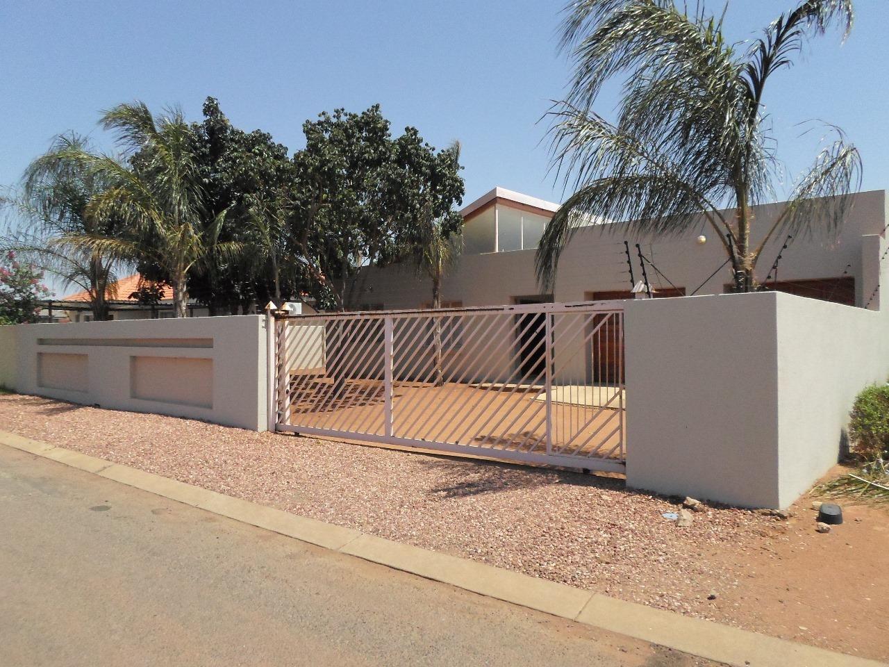 2 Bedroom House for sale in Lephalale P24113929574