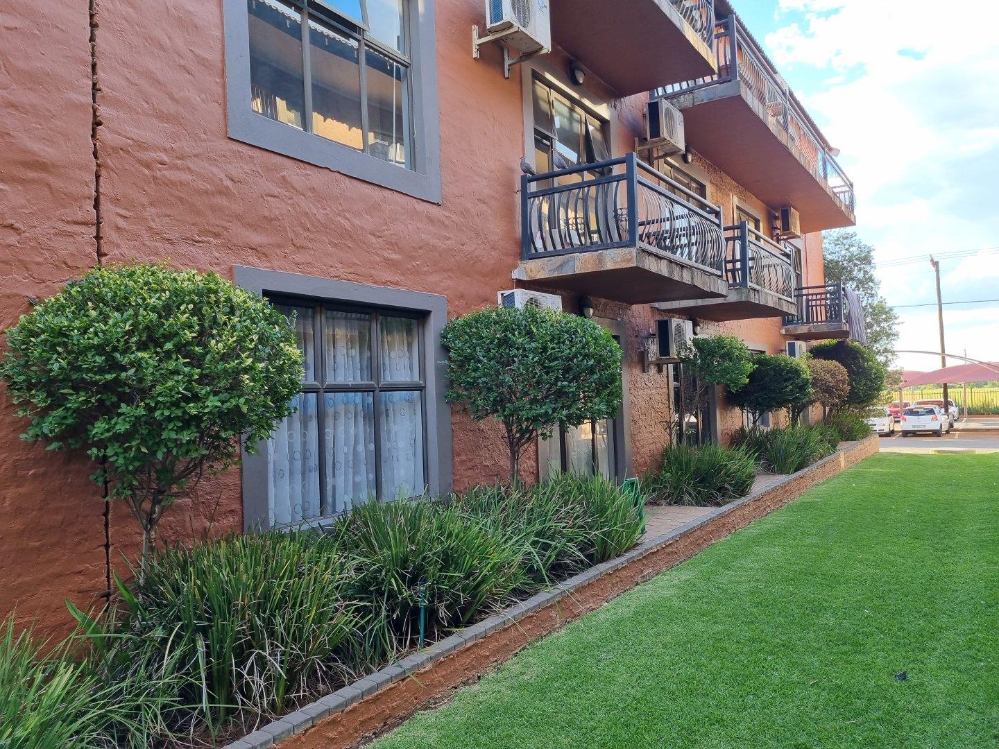 1 Bedroom Apartment / flat for sale in Vredenhof SH 1 Bains Game Lodge, Verkeerd Gelaai P24