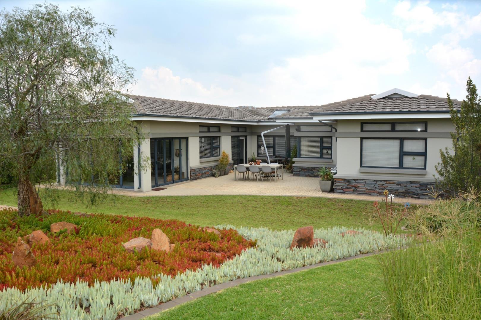 2 Bedroom House for sale in Eastlands Mature Lifestyle Estate P24