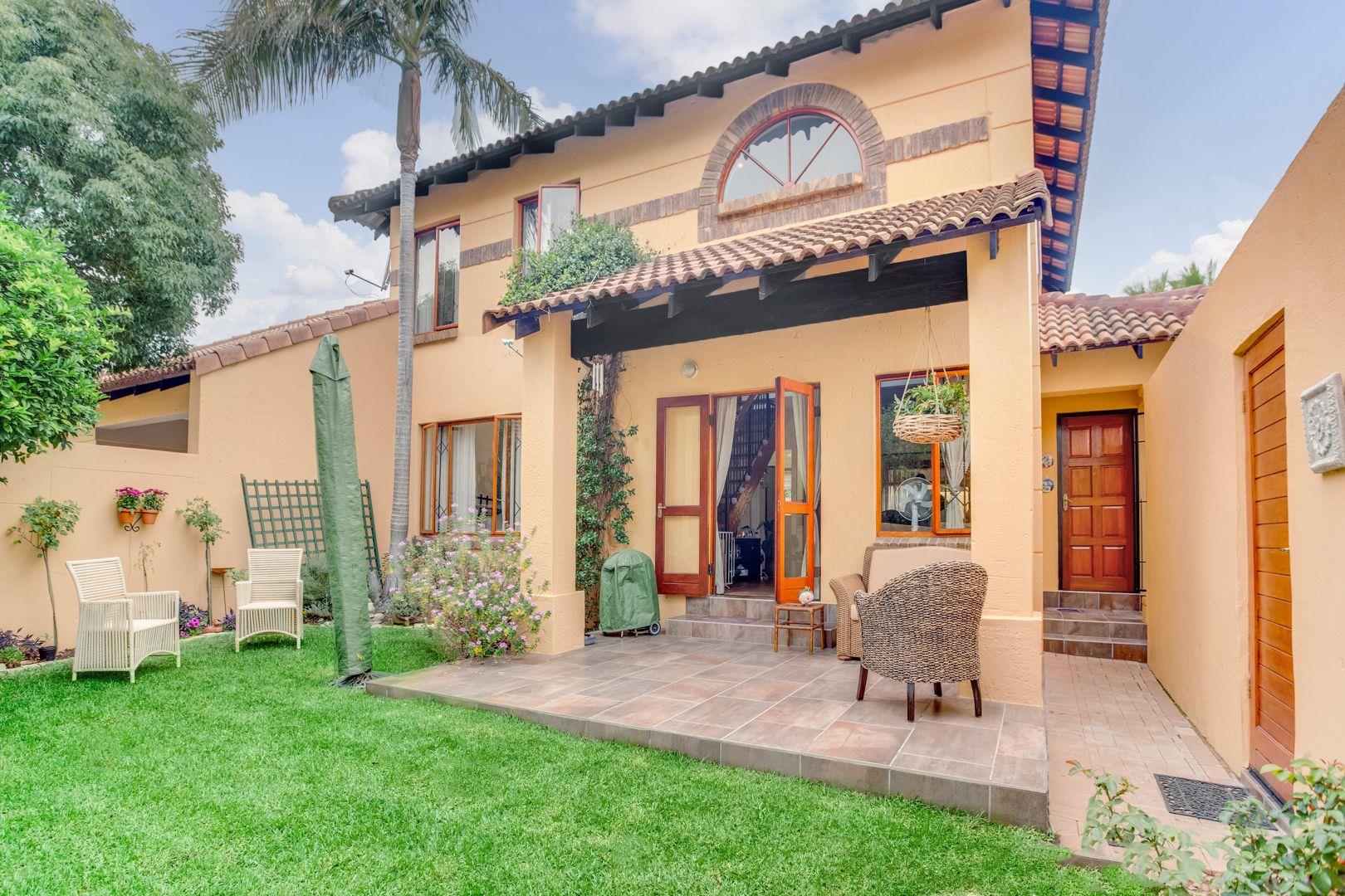 4 Bedroom House for sale in Lonehill 249 Villa Bassano, 11 Nest