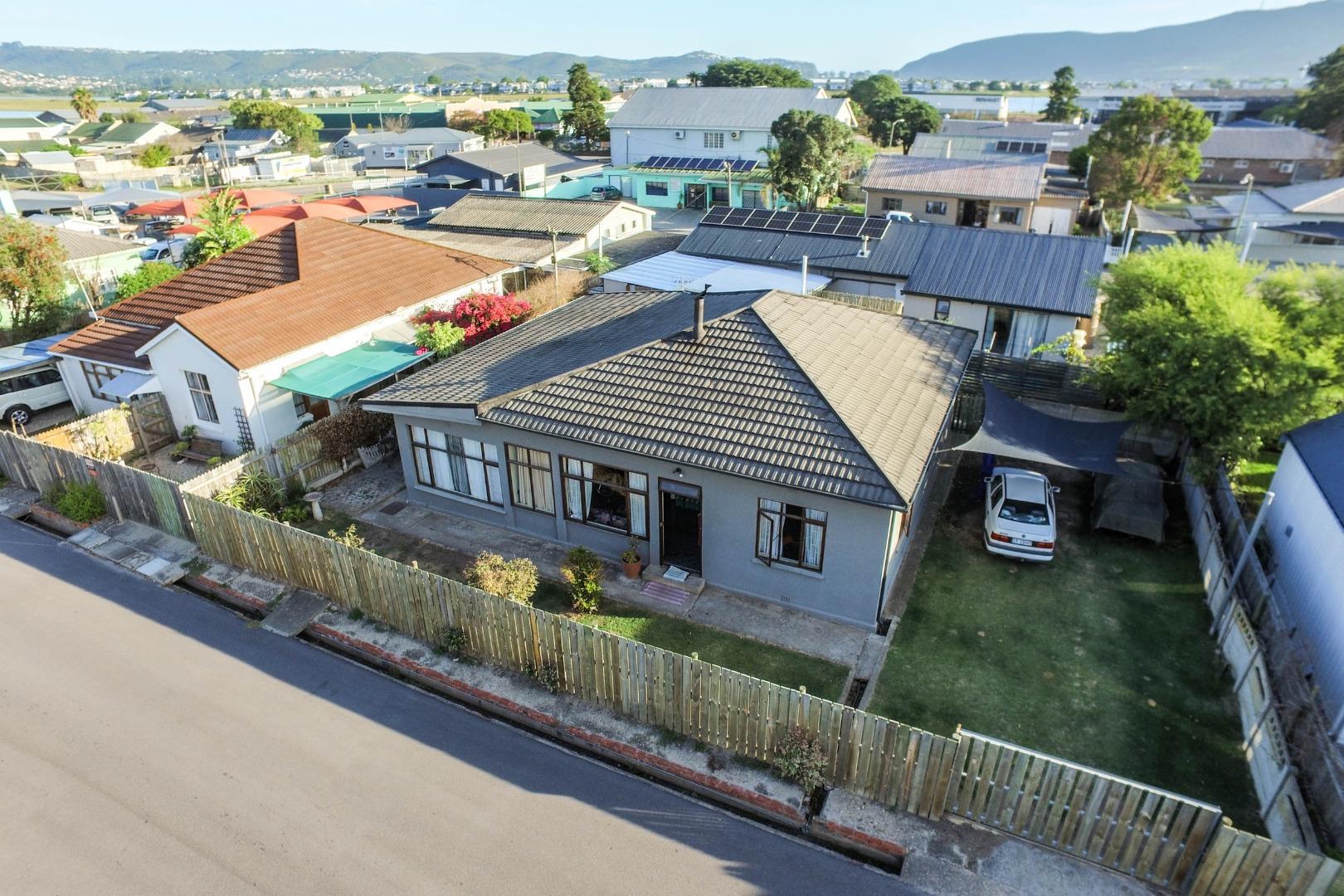 3 Bedroom House for sale in Knysna Central 29 Green Street P24