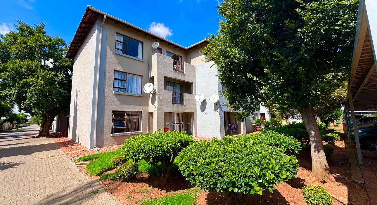 2 Bedroom Apartment / flat for sale in Eveleigh 77 Edgar Road P24