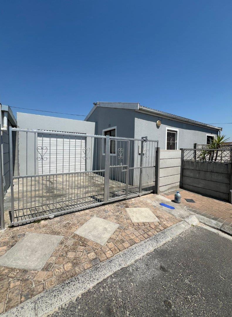 Woodlands, Mitchells Plain Property Property and houses for sale in