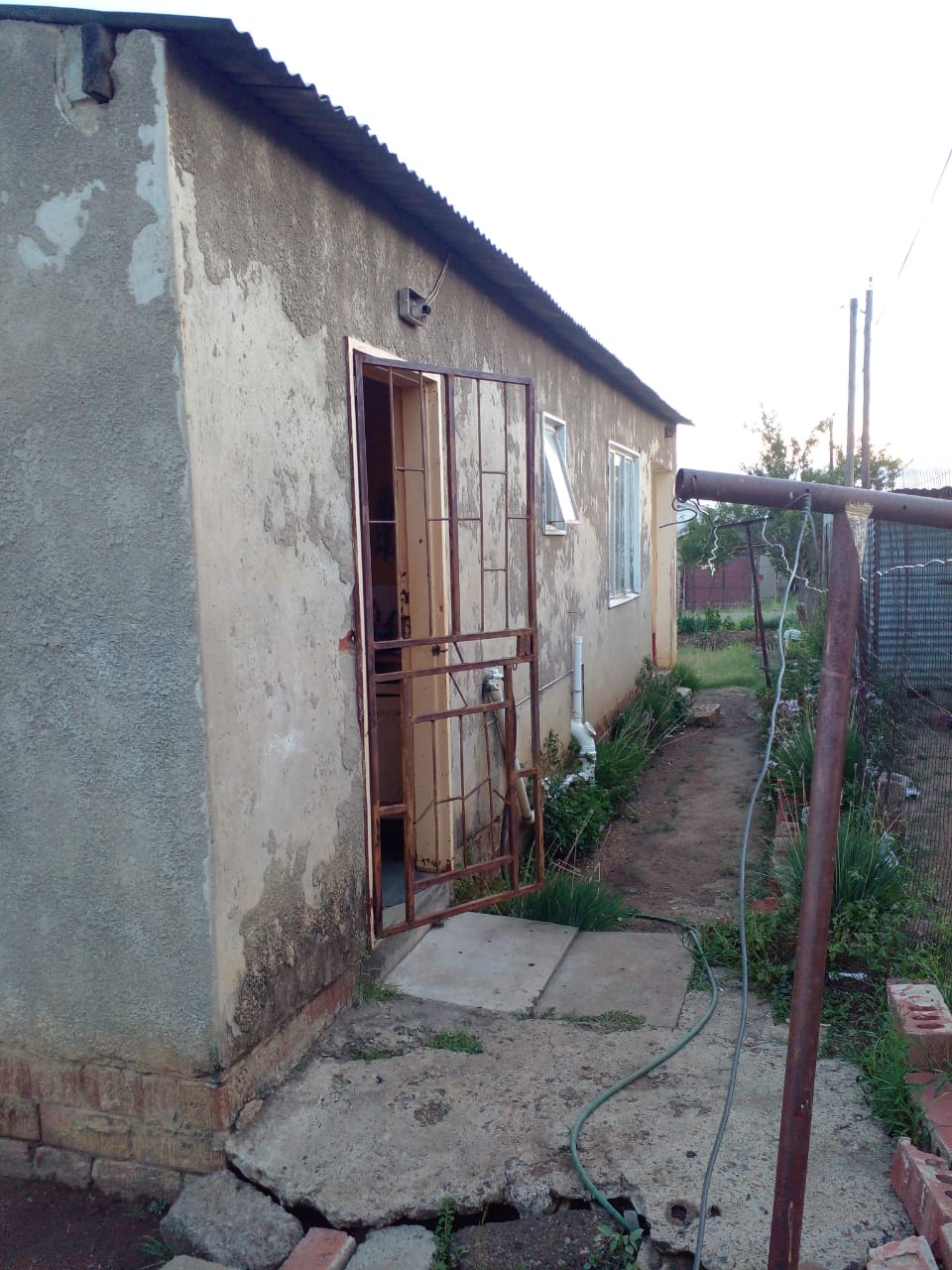 2 Bedroom House for sale in Ezakheni D P24113932622