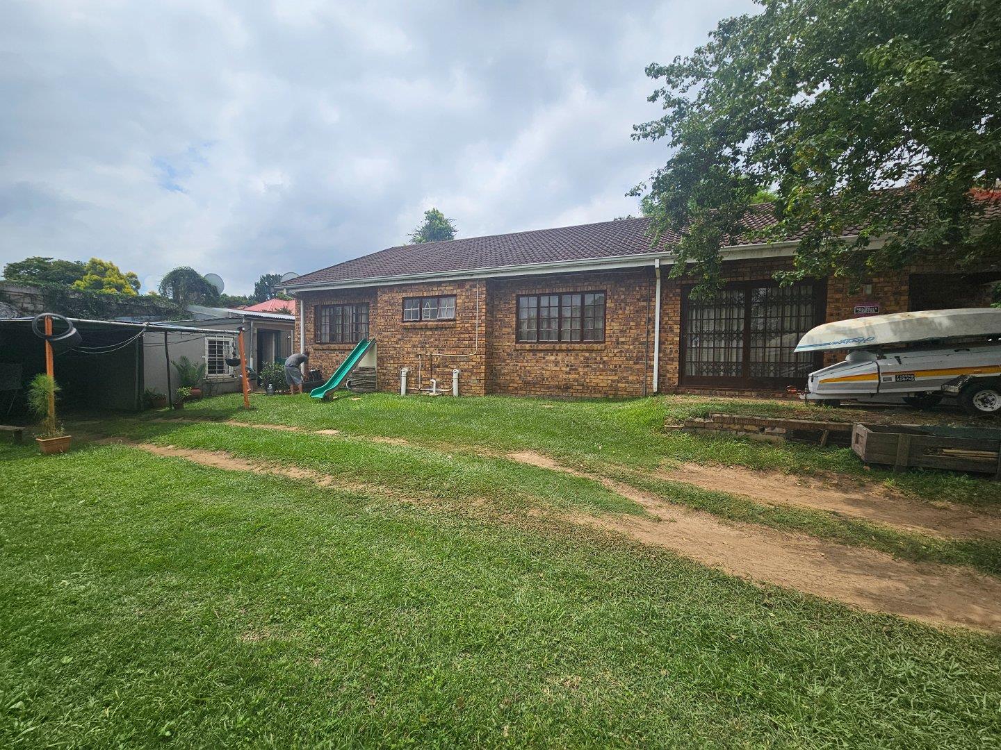 4 Bedroom House for sale in Scottsville P24113936031