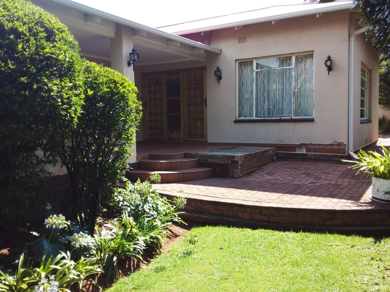 4 Bedroom House for sale in Sydenham 152 11th Avenue P24113936338