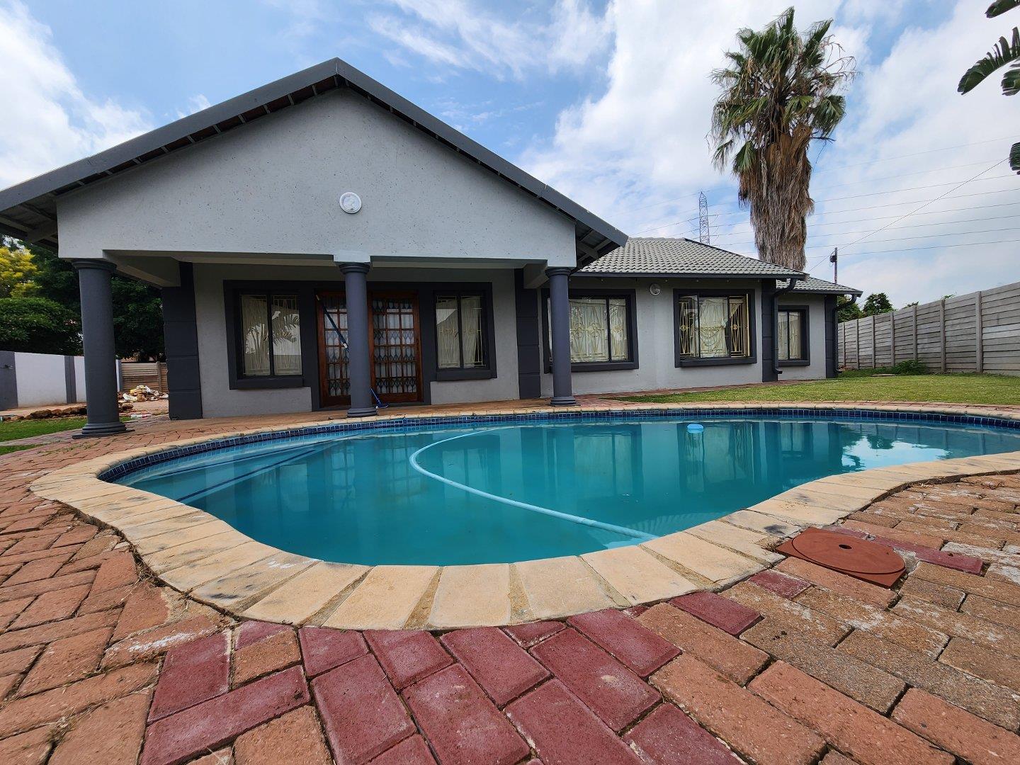 4 Bedroom House for sale in The Orchards Orchards Main P24113936414