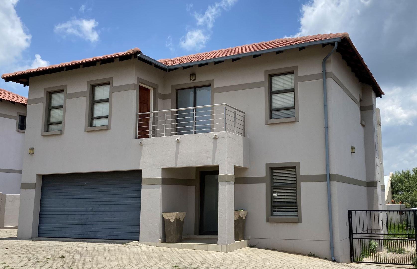 Aquavista Mountain Estate Property Property and houses for sale in