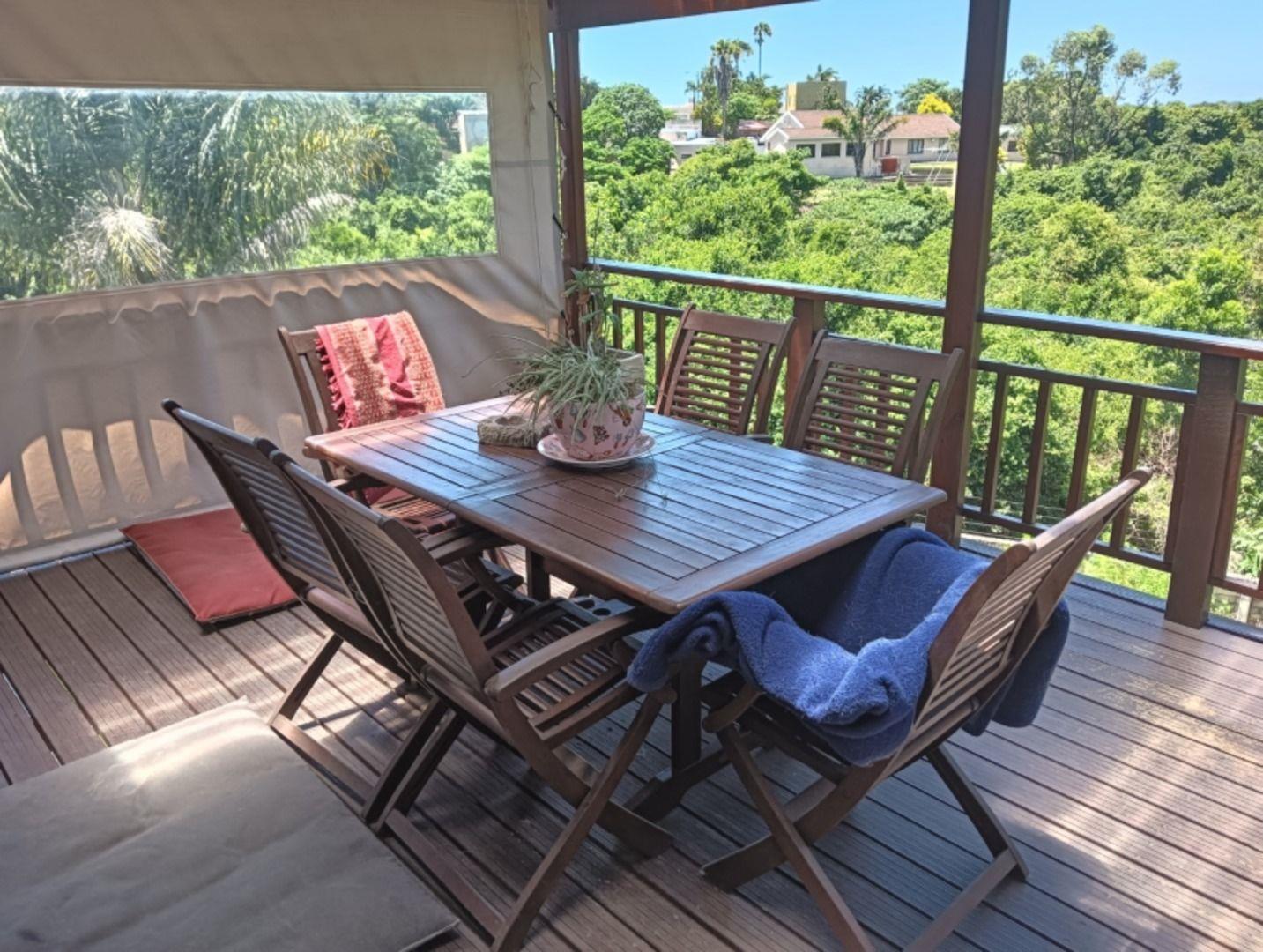 3 Bedroom Townhouse for sale in Beacon Bay P24113938169