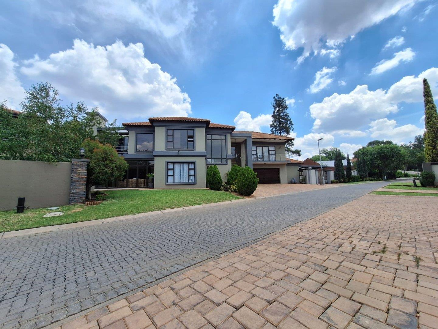 5 Bedroom Townhouse for sale in Vanderbijlpark SW 5 P24113938870
