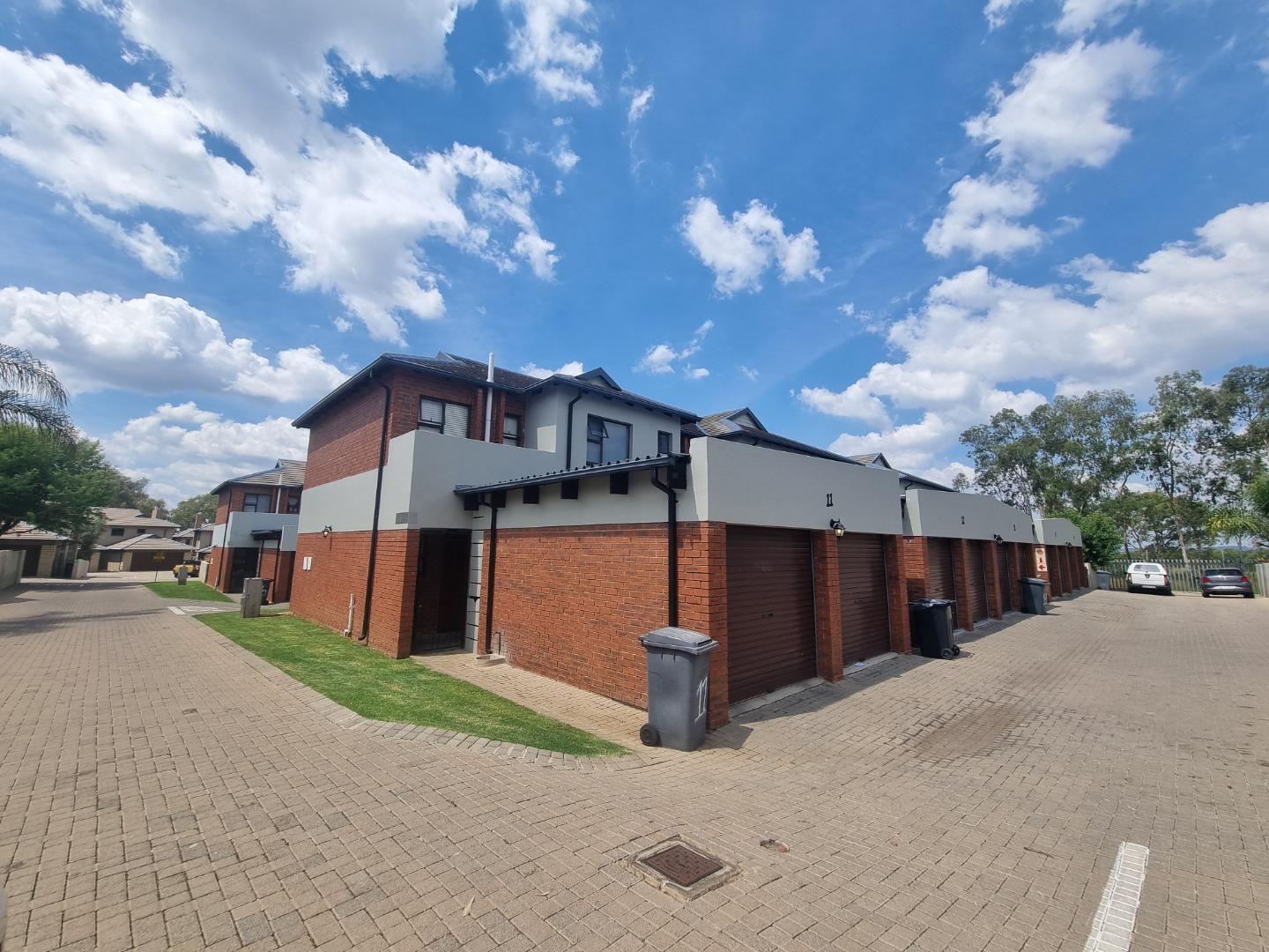 3 Bedroom Townhouse for sale in Candlewoods Country Estate 1198 Old