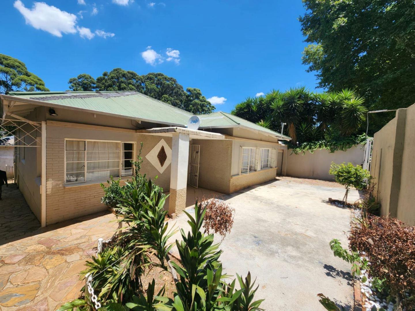 3 Bedroom House for sale in Bezuidenhout Valley P24113940068