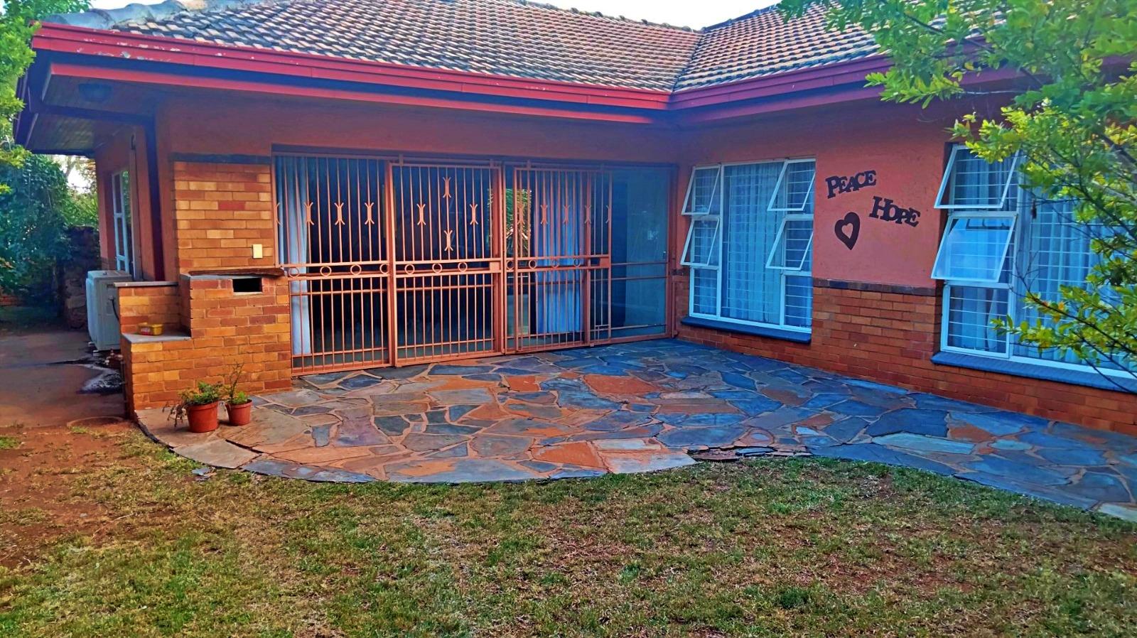 3 Bedroom House for sale in Valhalla P24113928189