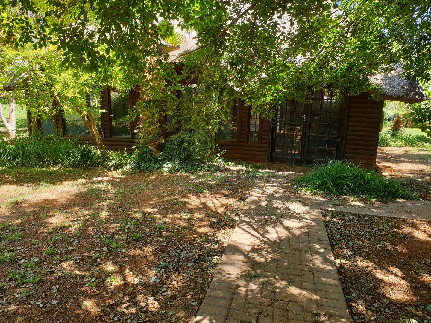 Commercial property to rent in Langenhovenpark P24113940693