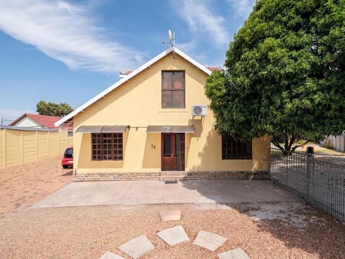 4 Bedroom House for Sale in Pinelands