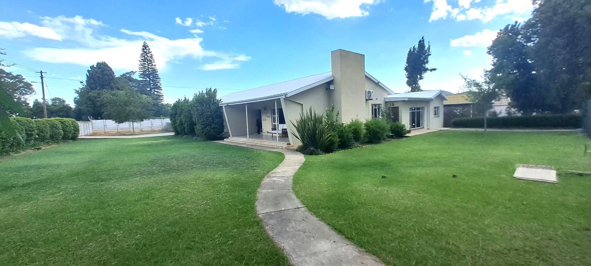 5 Bedroom House for sale in Robertson 33 Denne Avenue P24113942794